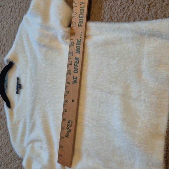 Fuzzy, short sleeve sweater. - Picture 3 of 4